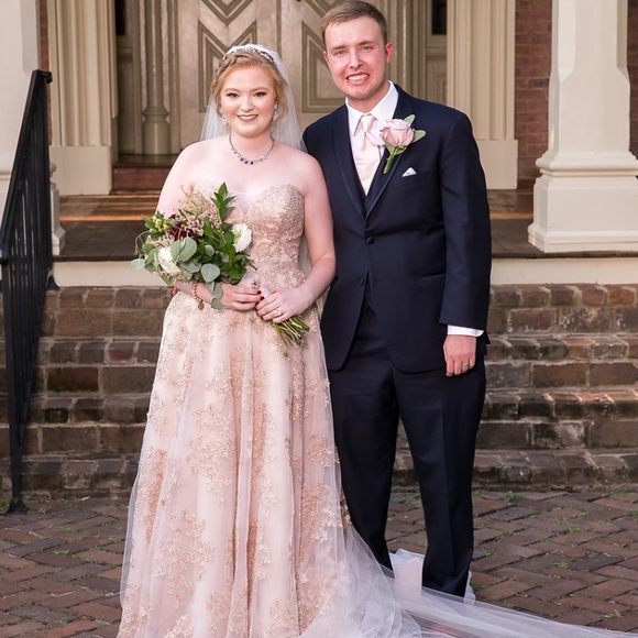 Meet your Posher, Olivia - Picture 3 of 7